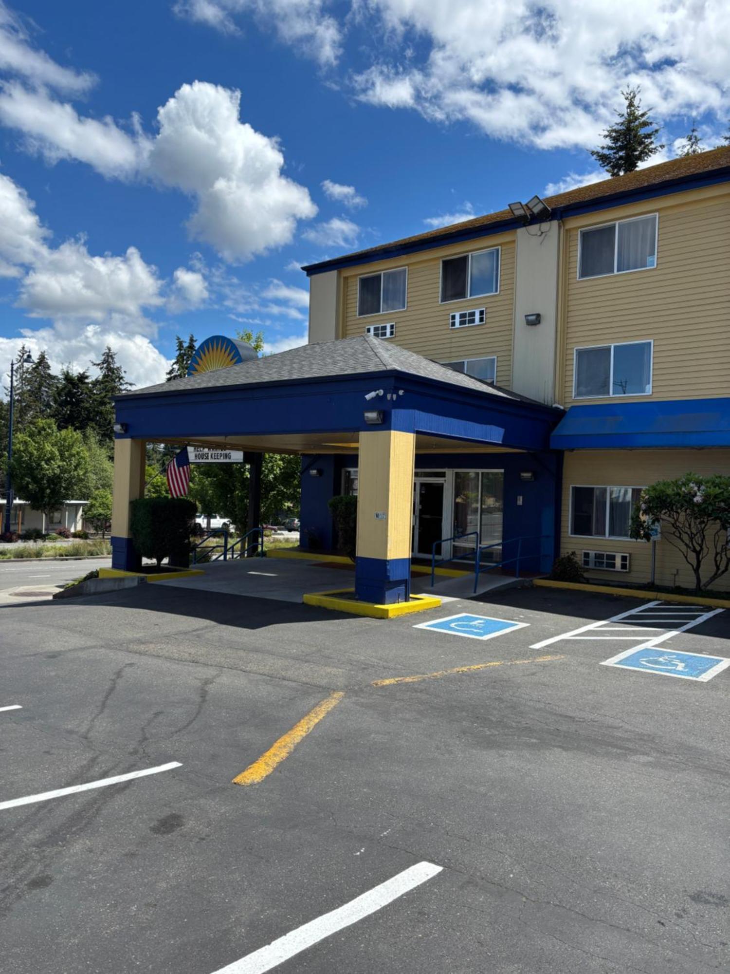 Days Inn By Wyndham Seattle Aurora Shoreline Exterior foto